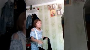 Сын пьяный и мама ругает его