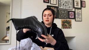 Unboxing my Solovair boots - Go Ask Ellice