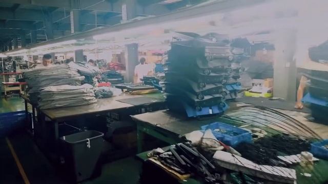 Посещение фабрики в Китае по производству чемоданов. Товары из Китая.