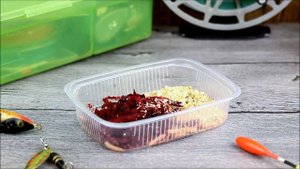 Эксперимент по окраске опарыша для рыбалки свеклой.Красим опарыша.Получится ли красный опарыш?