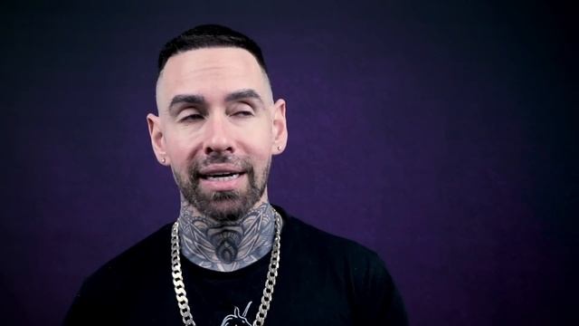 Perfumer Reviews 'FlowerBomb' by Viktor & Rolf смотреть онлайн