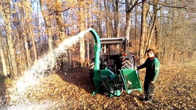 BX92R измельчитель древесины смотреть онлайн