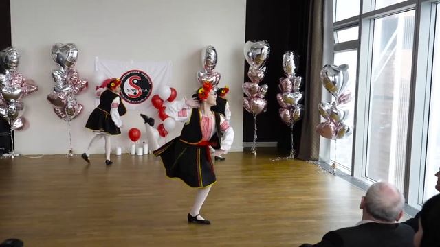 Молдавский танец смотреть онлайн