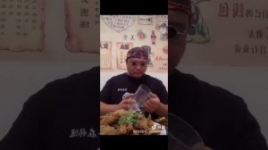 Китаец Pangzai балдежно бухает (Пангзай выпивает уровень балдеж)