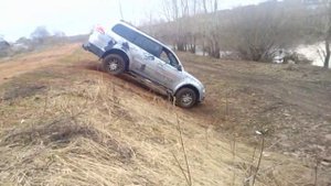 Mitsubishi Pajero Sport в условиях бездорожья