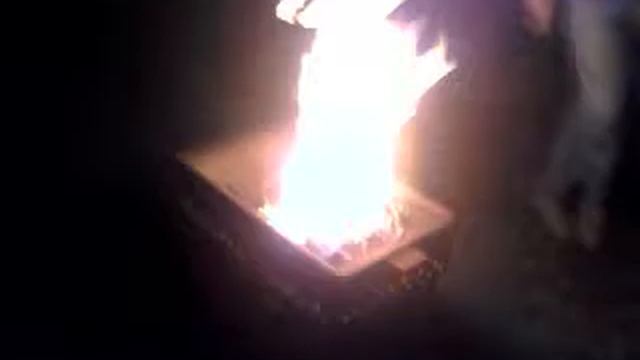 Пини-Кей брикет как они горят в мангале смотреть онлайн