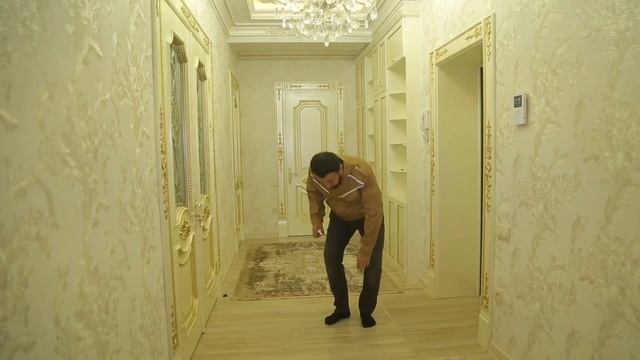 Ремонт квартира.  Хол, коридор  классик услубда.