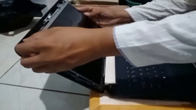 REPLACE LCD LAPTOP HP 240 смотреть онлайн