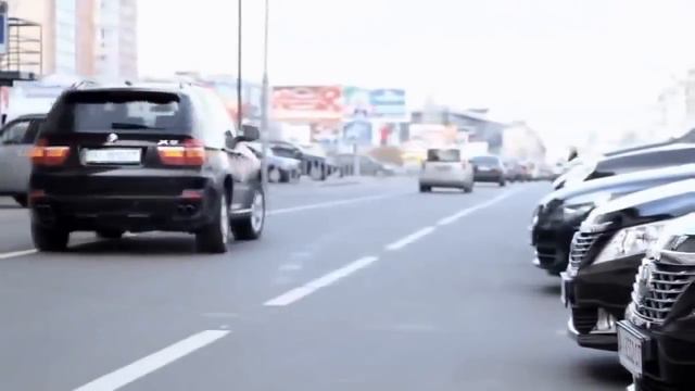 Какими глазами смотрят девушки на бедных и на богатых смотреть онлайн