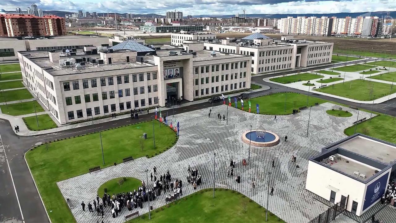 В Грозном торжественно открыли филиал МГУ