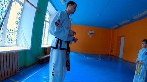Ошибки в ЧОН-ДЖИ туль. Тренер показывает, что нужно исправить. Тхэквондо ITF
