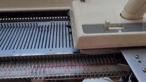 Обработка полым шнуром на вязальной машине