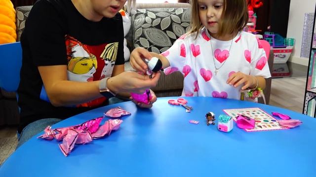 История Игрушек! Амельке купили новый игрушечный дом! Кто из игрушек там будет жить? Домик LOL смотреть онлайн