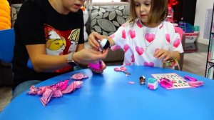 История Игрушек! Амельке купили новый игрушечный дом! Кто из игрушек там будет жить? Домик LOL