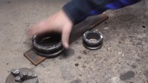 САМОДЕЛКА! БЕЗ ТОКАРКИ.КАК СОГНУТЬ ТРУБУ 15х15 и 20х20 Холодная ковка.