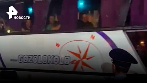 Мобилизация в Махачкале: колонна автобусов едет в учебную часть / РЕН Новости