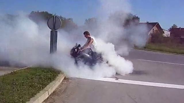 HONDA CBR 900RR Fireblade смотреть онлайн