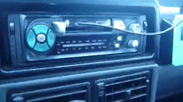 Как подсоединить касетную магнитолу к MP3 плееру.flv смотреть онлайн