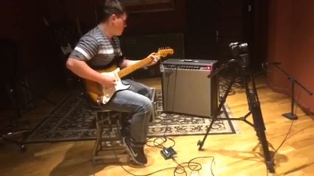 1954 stratocaster into a 1966 fender super reverb смотреть онлайн