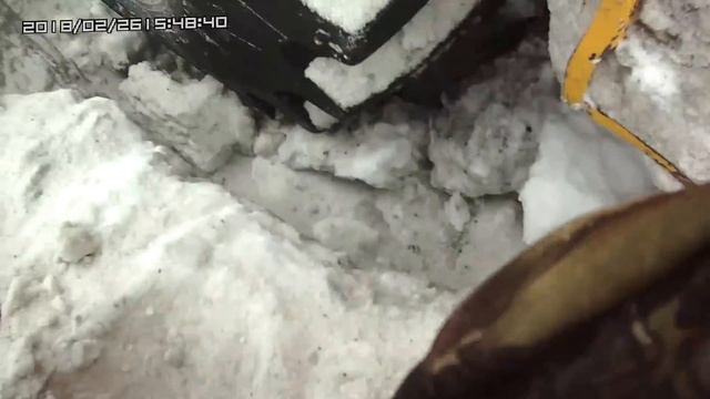 Трактор КИРОВЕЦ. Как выехать, если застрял в снегу, (один из способов). How to get out of the snow? смотреть онлайн