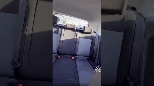 Volkswagen Golf VII 1.6 TDI 110CH BLUEMOTION TECHNOLOGY FAP TRENDLINE 07/2016 191838 KM смотреть онлайн