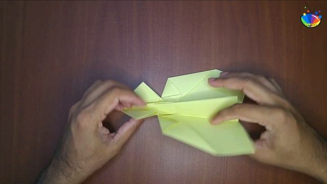 Epic Vs Cherub Paper Airplanes Flying and Making Tutorial смотреть онлайн