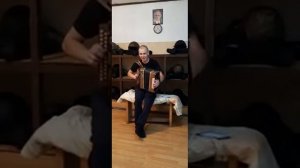 Стоп стоп стоп музыка на гармоне коплю на новую гармонь 2202200786339315