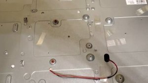 Разборка телевизора GALATEC LE-3228 для ремонта лент подсветки