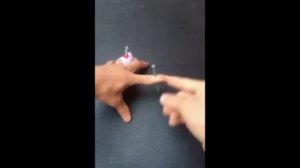 Секрет фокуса прокалываем палец гвоздем The secret of focus pierce your finger with a nail