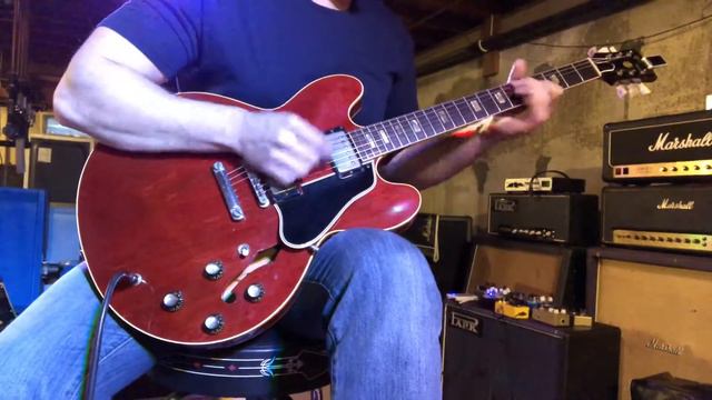 1962 Gibson ES-335 into Berkshire Grape Ape смотреть онлайн