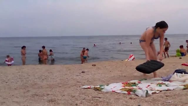 Седово 2016 август15 (люди ловят рыбу руками) смотреть онлайн