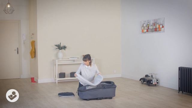 Maxi-Cosi | Oria XXL - How to fold the carrycot смотреть онлайн