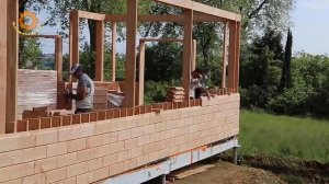 Строительство теплого дома из деревянных кирпичей