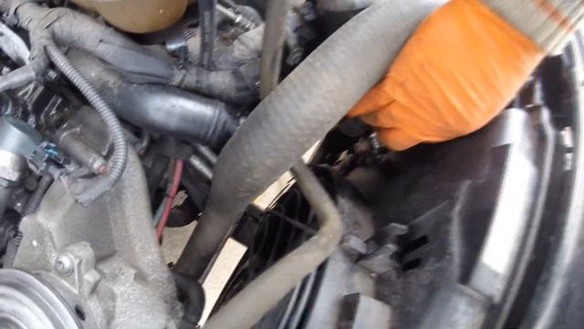 Chrysler Grand 2010 Radiator Fan Removal/Как снять вентилятор радиатора Chrysler Grand 2010 смотреть онлайн