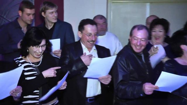 Любимая песня мужа от друзей на юбилей.Я люблю тебя жизнь! А слова то какие в песне! смотреть онлайн