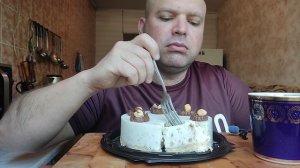 Кушаю чизкейк "Лесной орех"