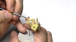 Как покрасить униформу на фигурке. Простой способ для начинающих.