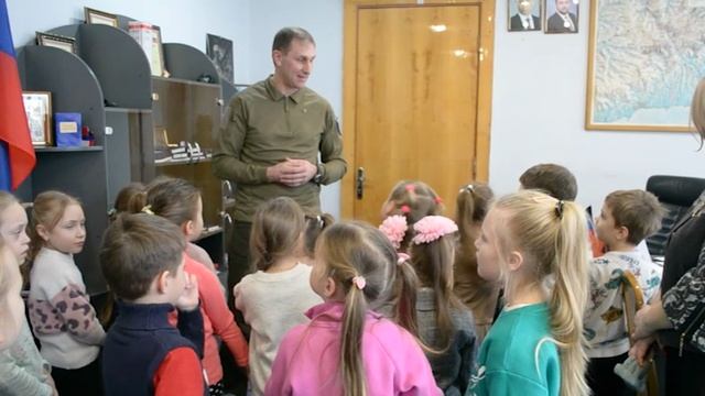 Янтарик знакомится с профессией главы смотреть онлайн