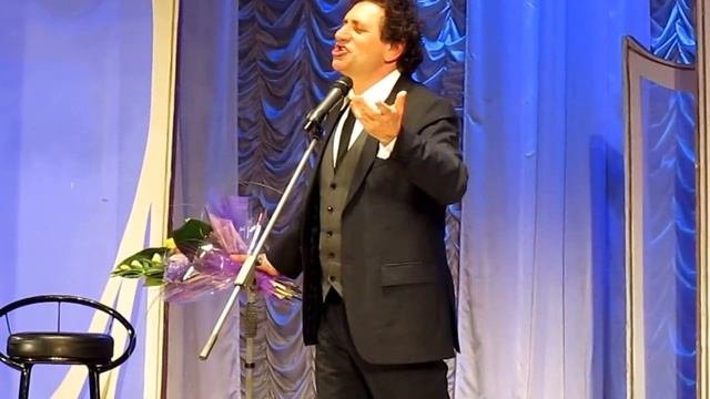 Евгений Князев читает стихи Николая Асеева