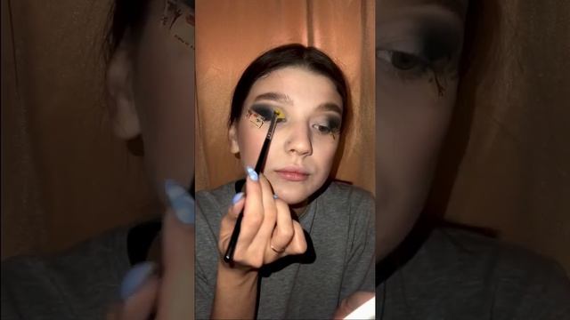 Черно-Желтый макияж ☀️