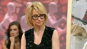 Эвелина Хромченко рассказывает как носить вязаные вещи