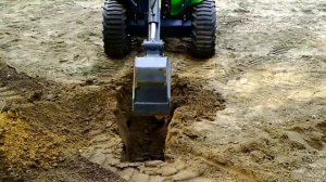 Avant 220 - minikoparka