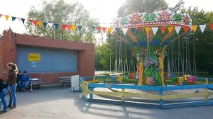 Аттракционы в парке Гагарина. Самара.