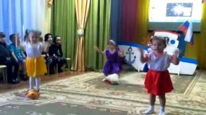 Танец с игрушками  2 мл. гр "Бусинки" МБДОУ № 1 "Светлячок" г. Топки