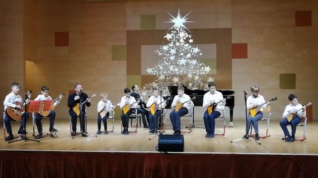 Балалайки +гитары + бубен =ШЕДЕВР под рук-ом Хамзина Дамира Авамильевича смотреть онлайн