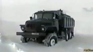 Урал по грязи и снегу. Машины на пределе. Кому off-road а кому ежедневная работа.