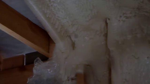 Процесс напыления пенополиуретаном (ППУ) / Бесшовная теплоизоляция смотреть онлайн