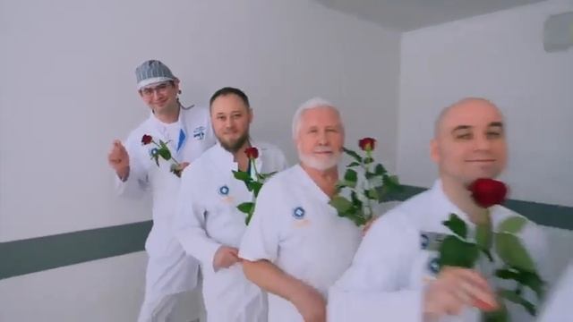 Это что-то! Девочки, такое поздравление с 8 марта стоит увидеть! Смех сквозь слезы ????? смотреть онлайн