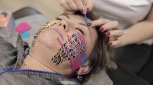 Тейпирование межбровной складки