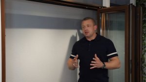 Раздвижные уличные двери гармошка из алюминиевого профиля | Алюминиевые решения, Окна Стрит, Москва